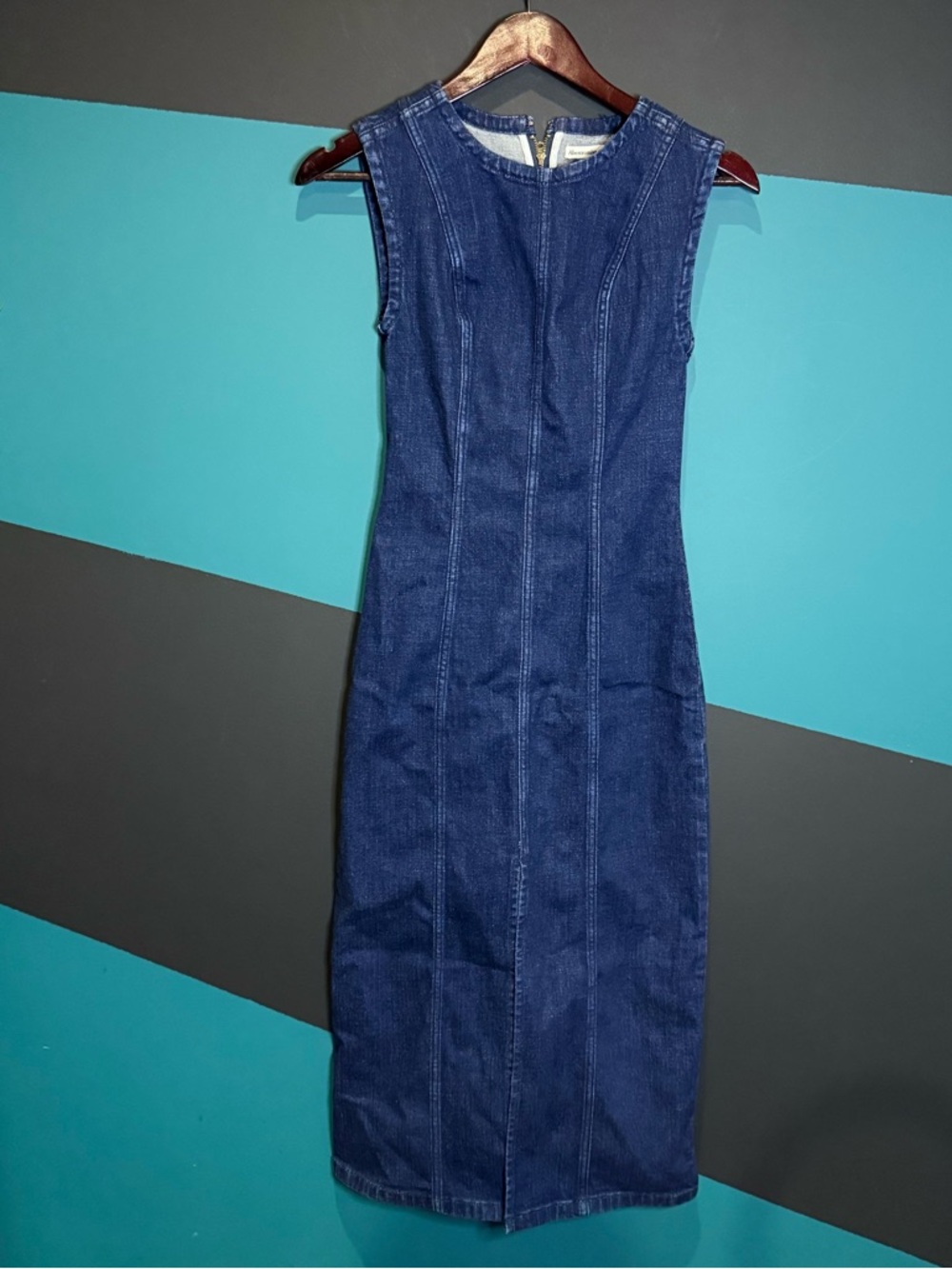 Abercrombie & Fitch Sleeveless Denim Midi Dress in Light DarBlue with Front Slit - Picture 2 of 13
